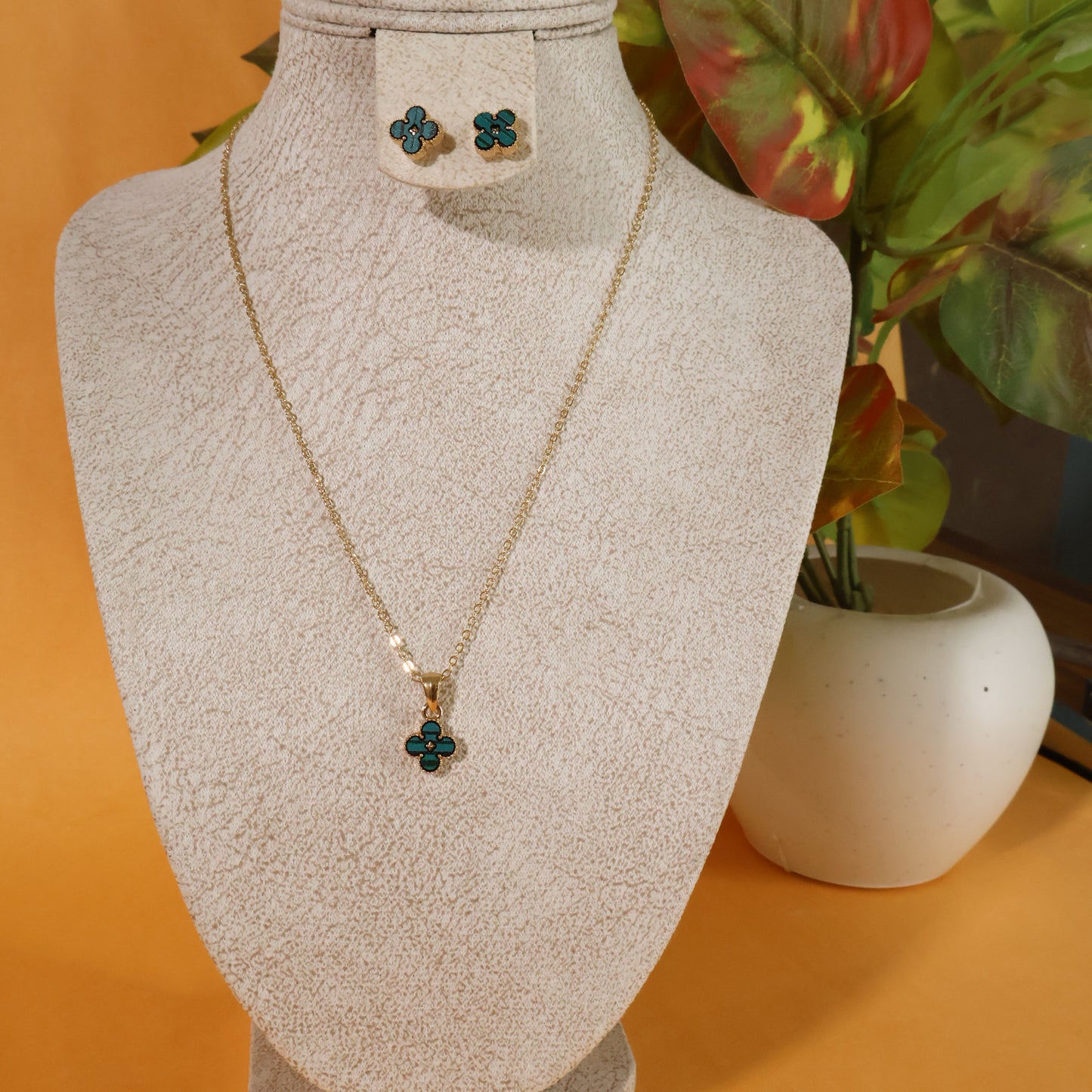 Clover Charm (GREEN)