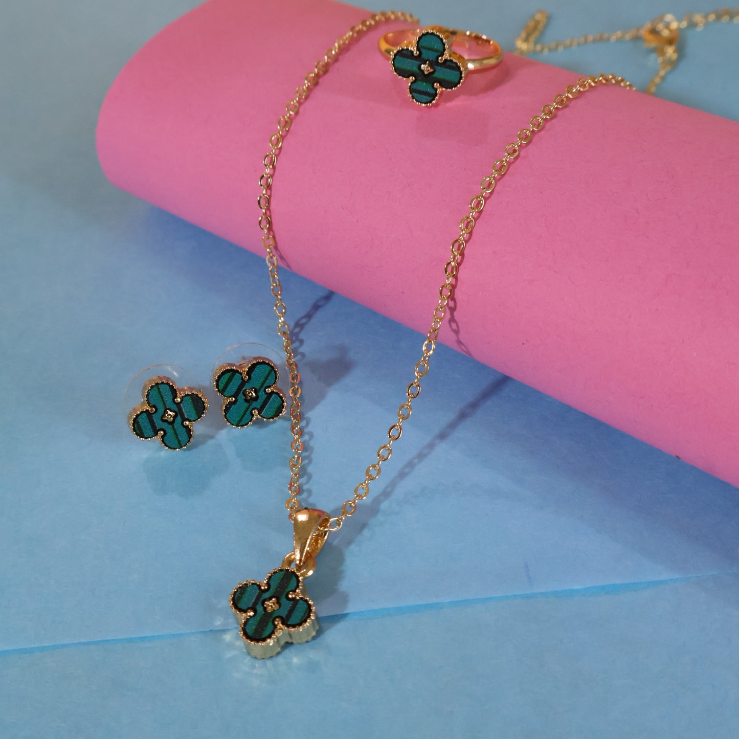 Clover Charm (GREEN)