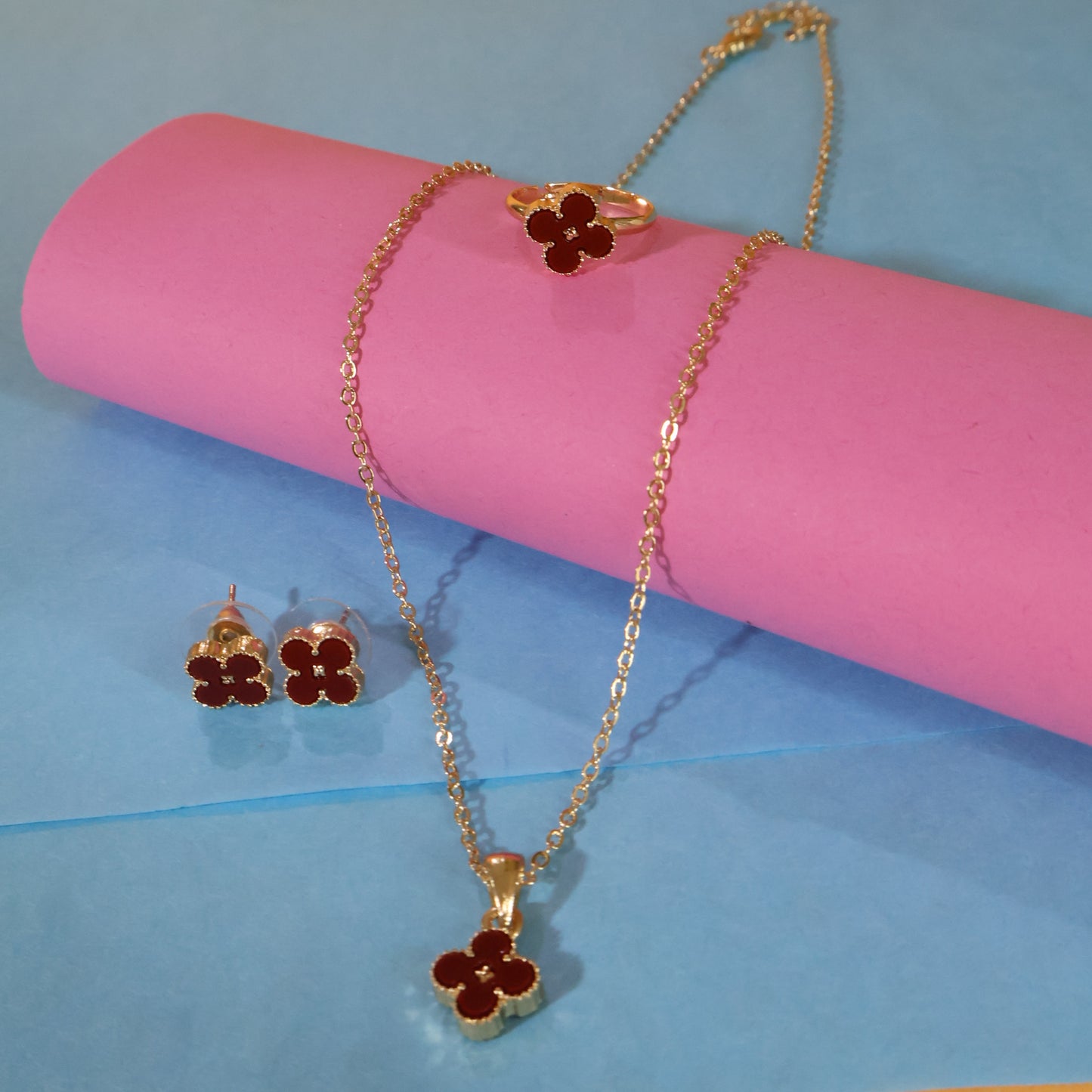 Clover Bloom (MAROON)