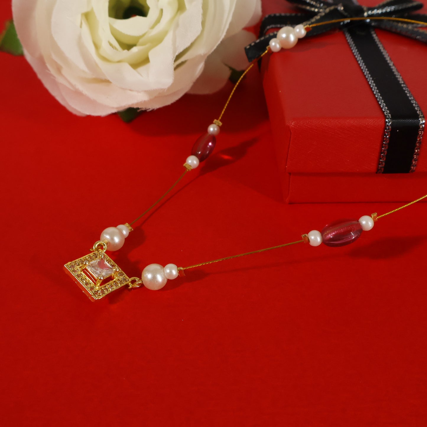 Solitaire Pearl Choker