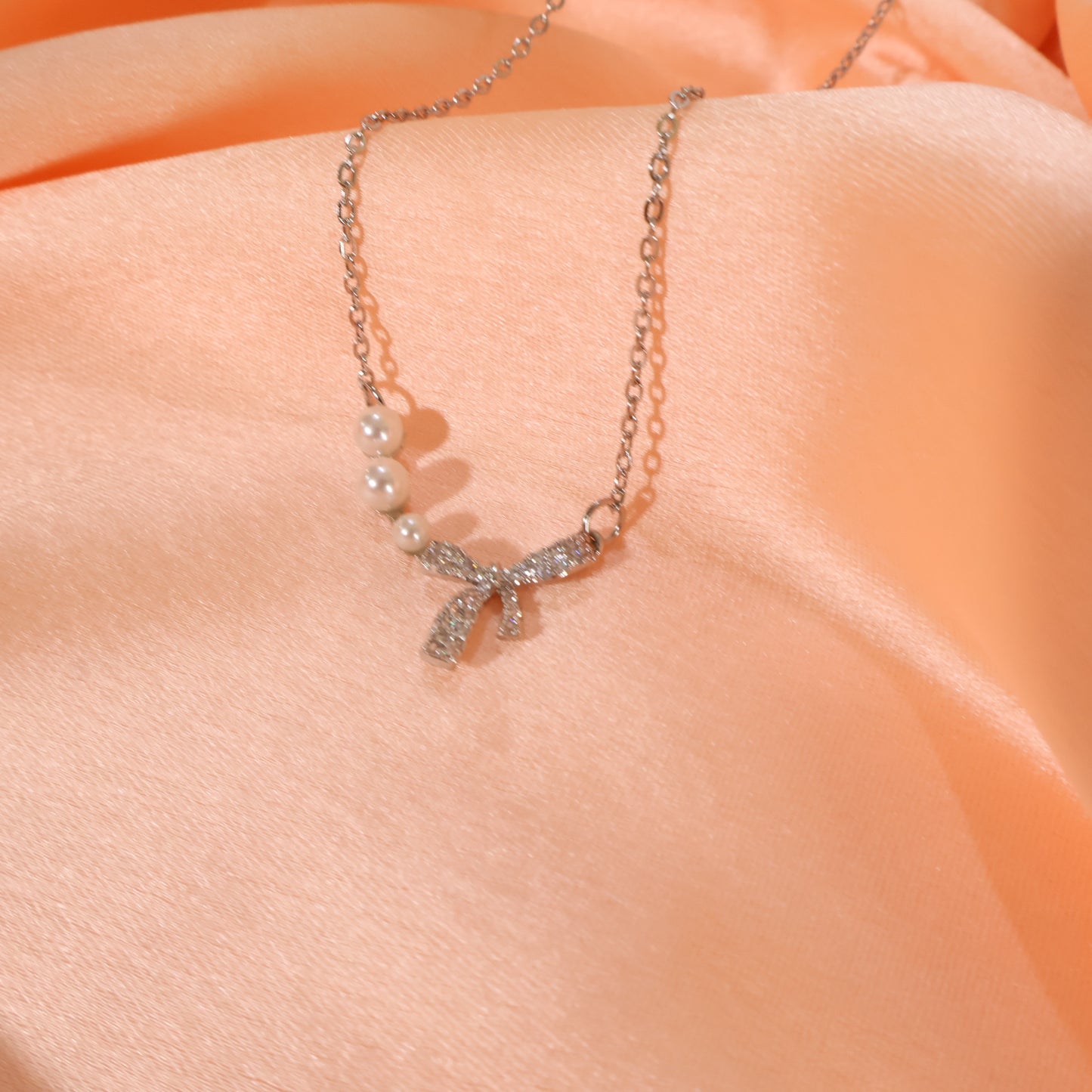 Pearl Bow