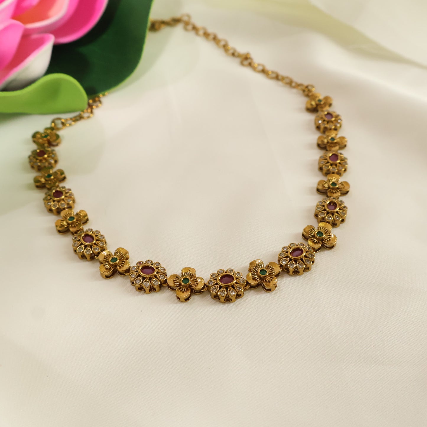 Pushpa Choker