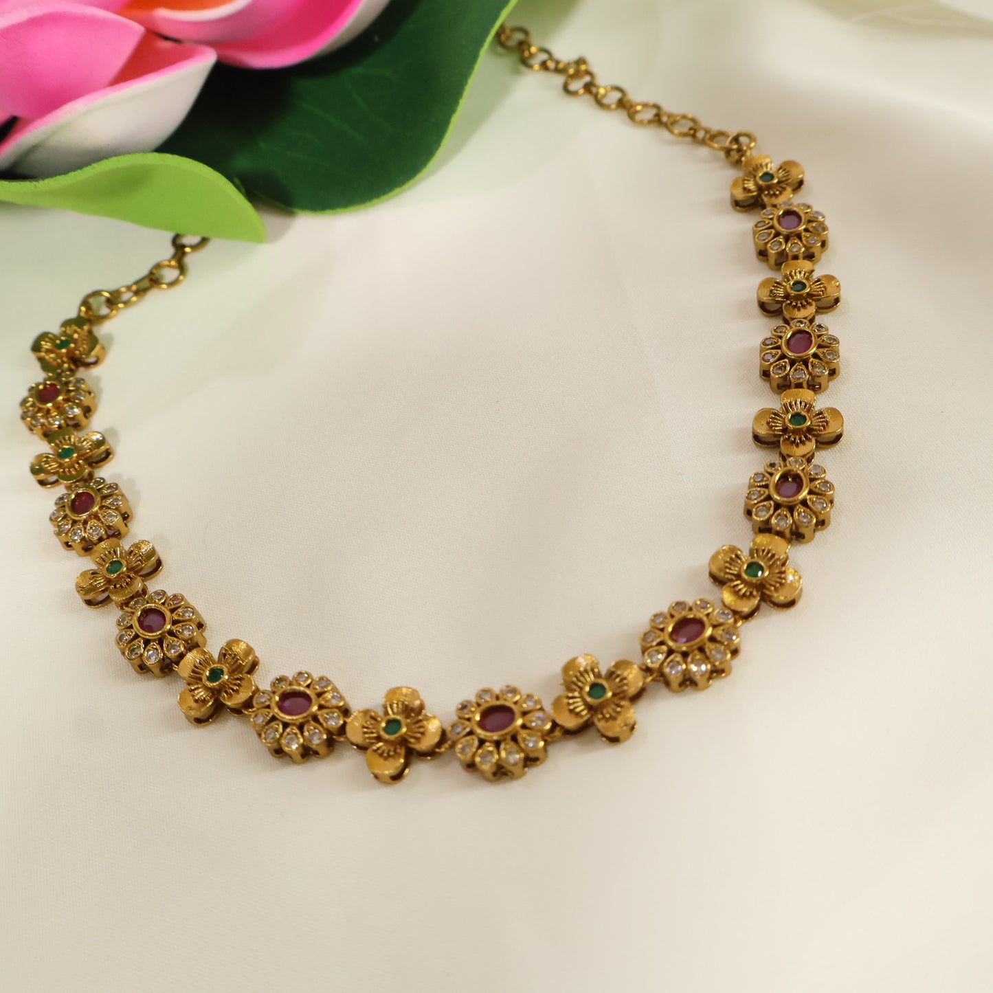 Pushpa Choker
