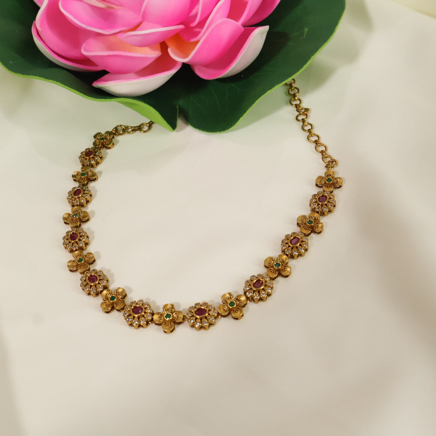 Pushpa Choker