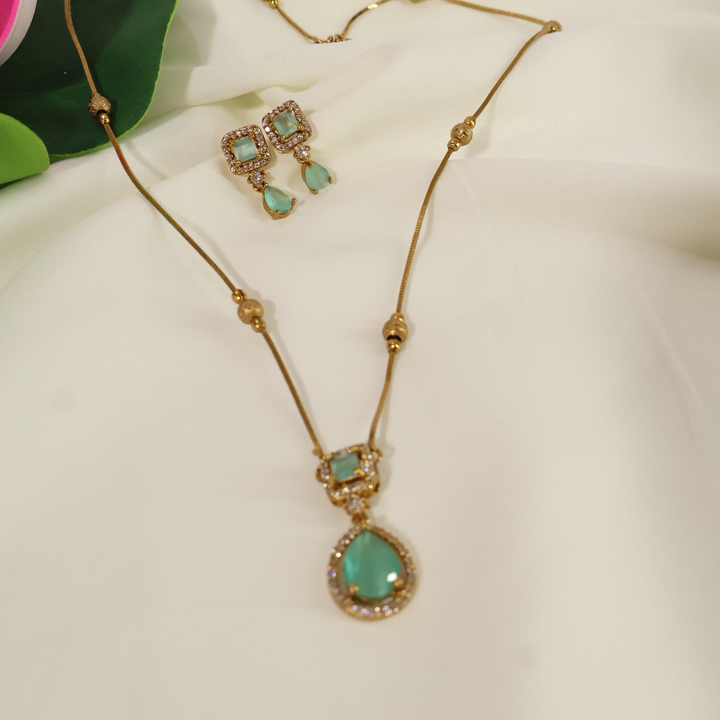 Mint Locket