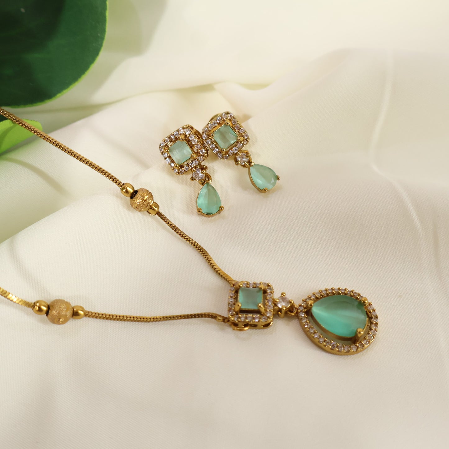 Mint Locket