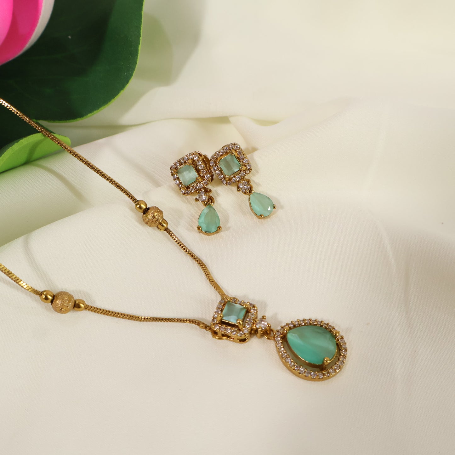 Mint Locket