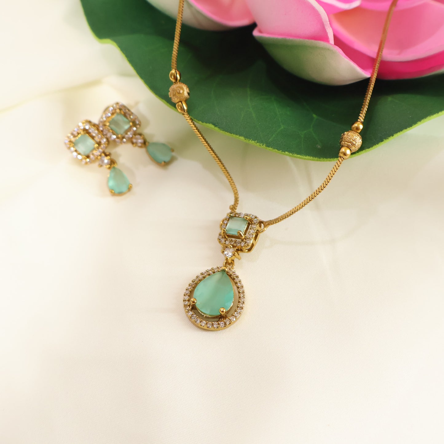 Mint Locket
