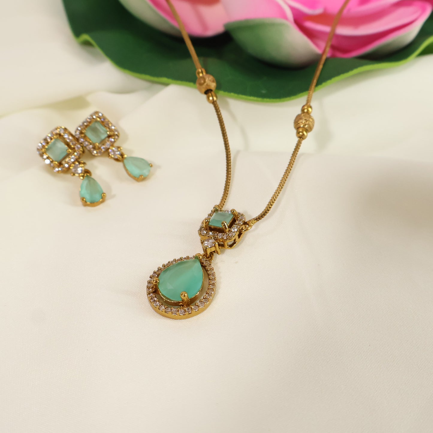 Mint Locket
