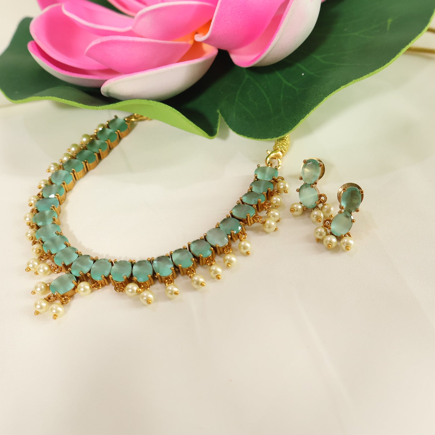 Pachai Muthu Choker