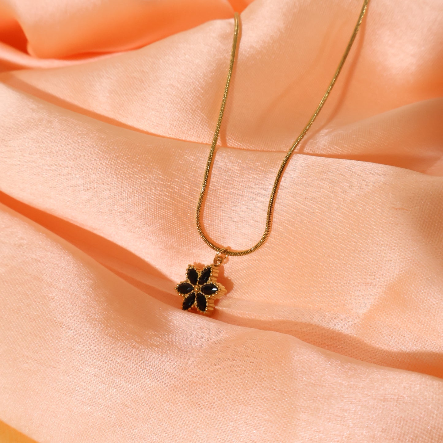 Midnight Daisy