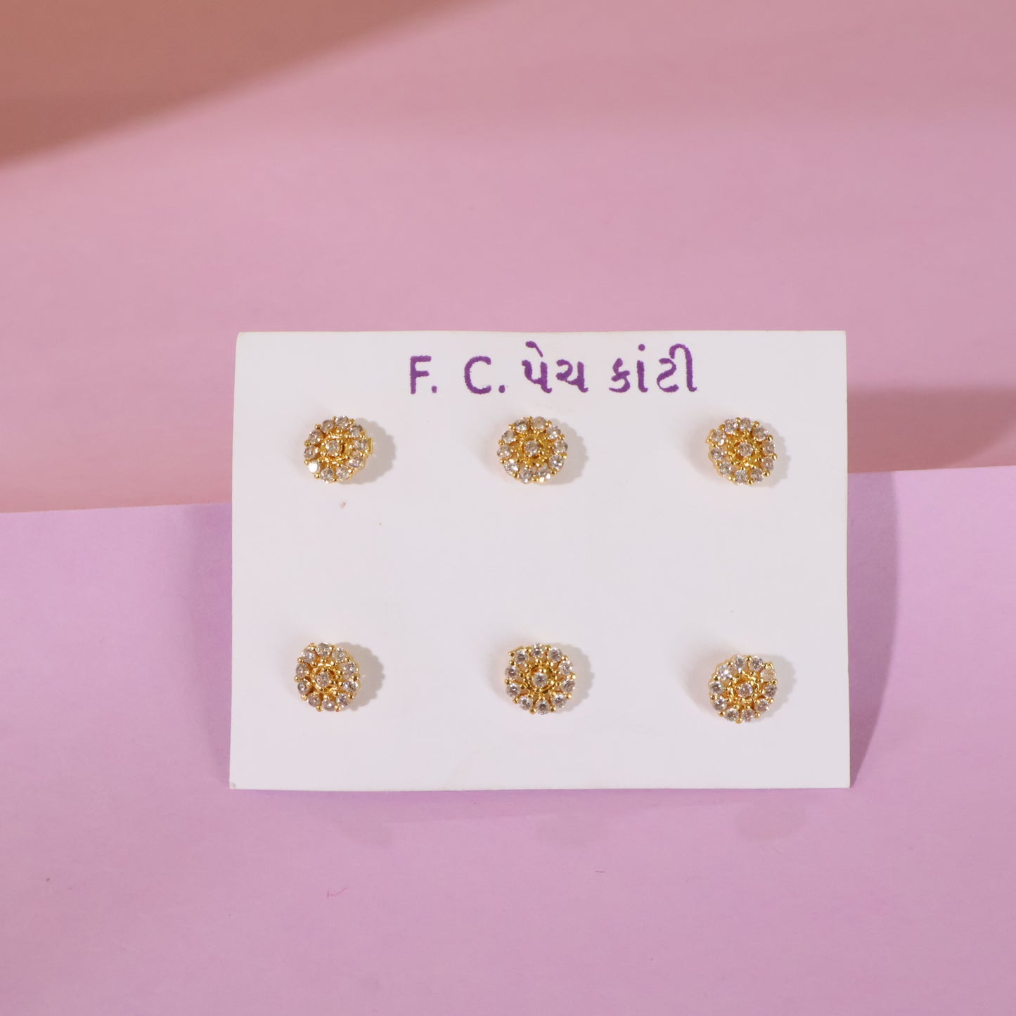 Sparkling Daisy Nose Pins