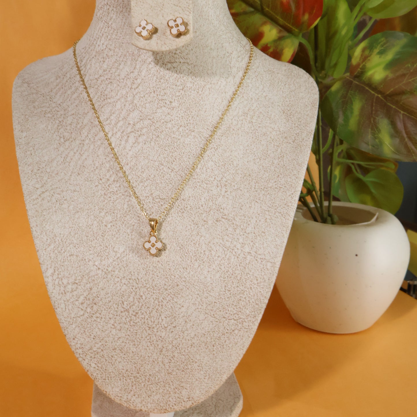 Clover Charm (WHITE)