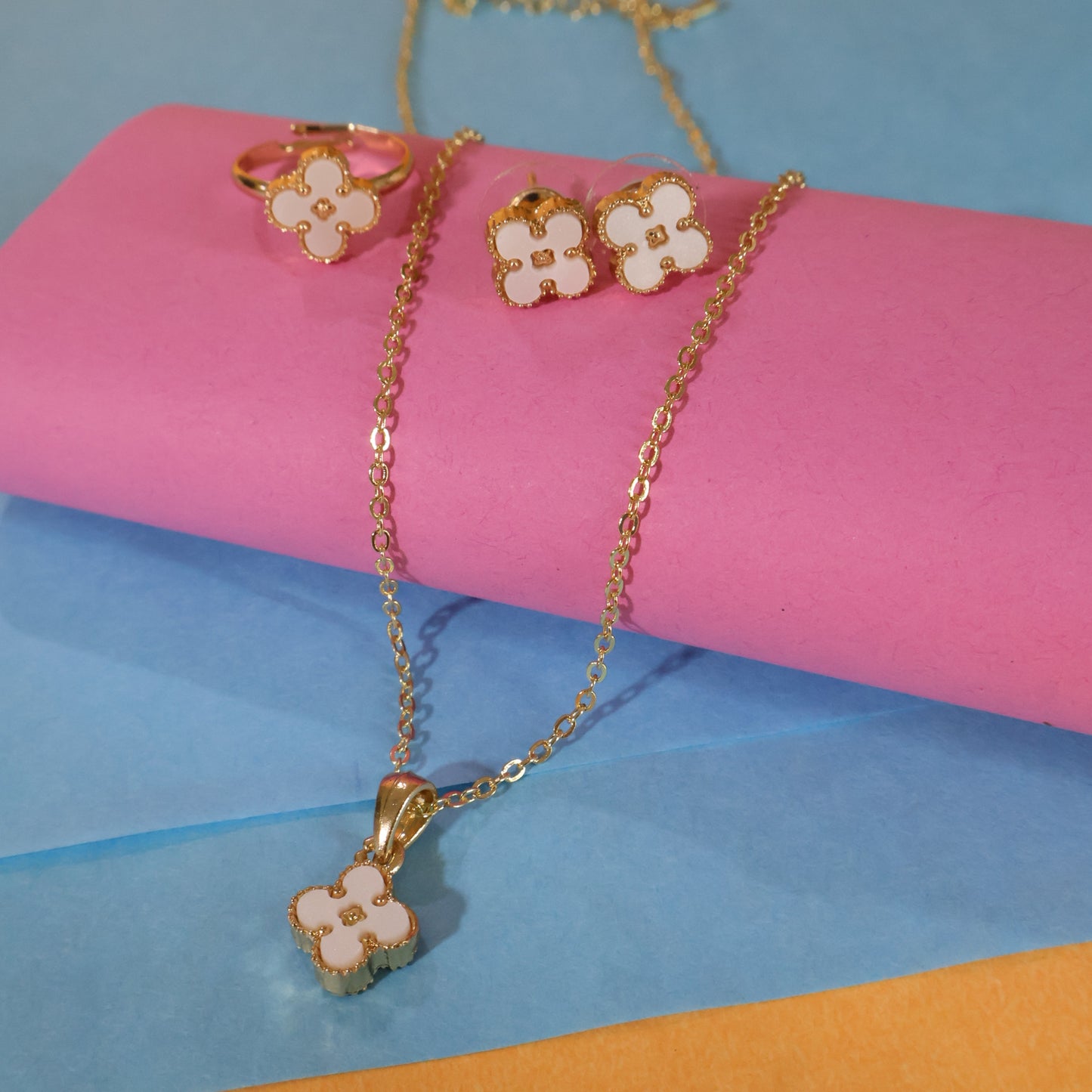 Clover Charm (WHITE)