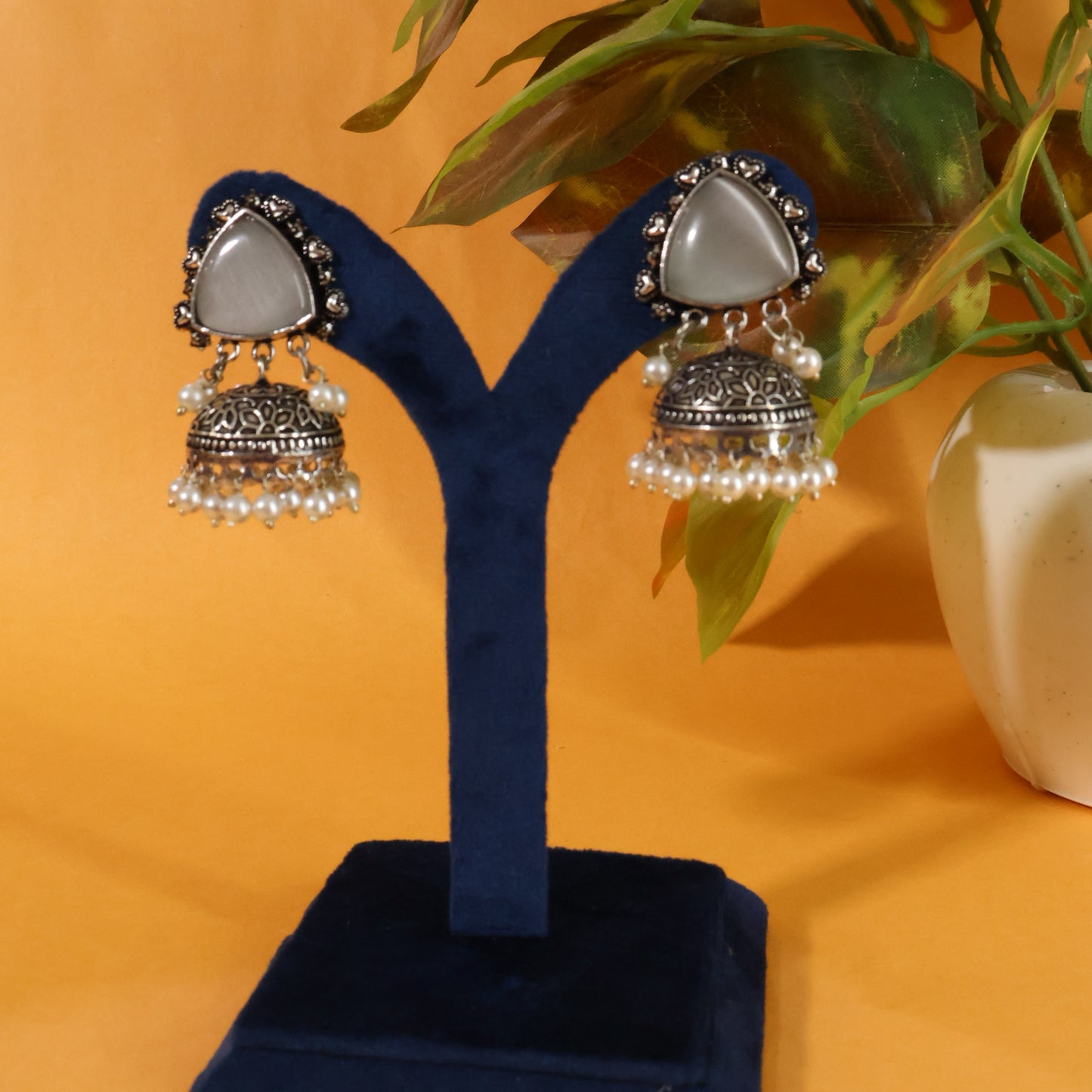 Himani Jhumka