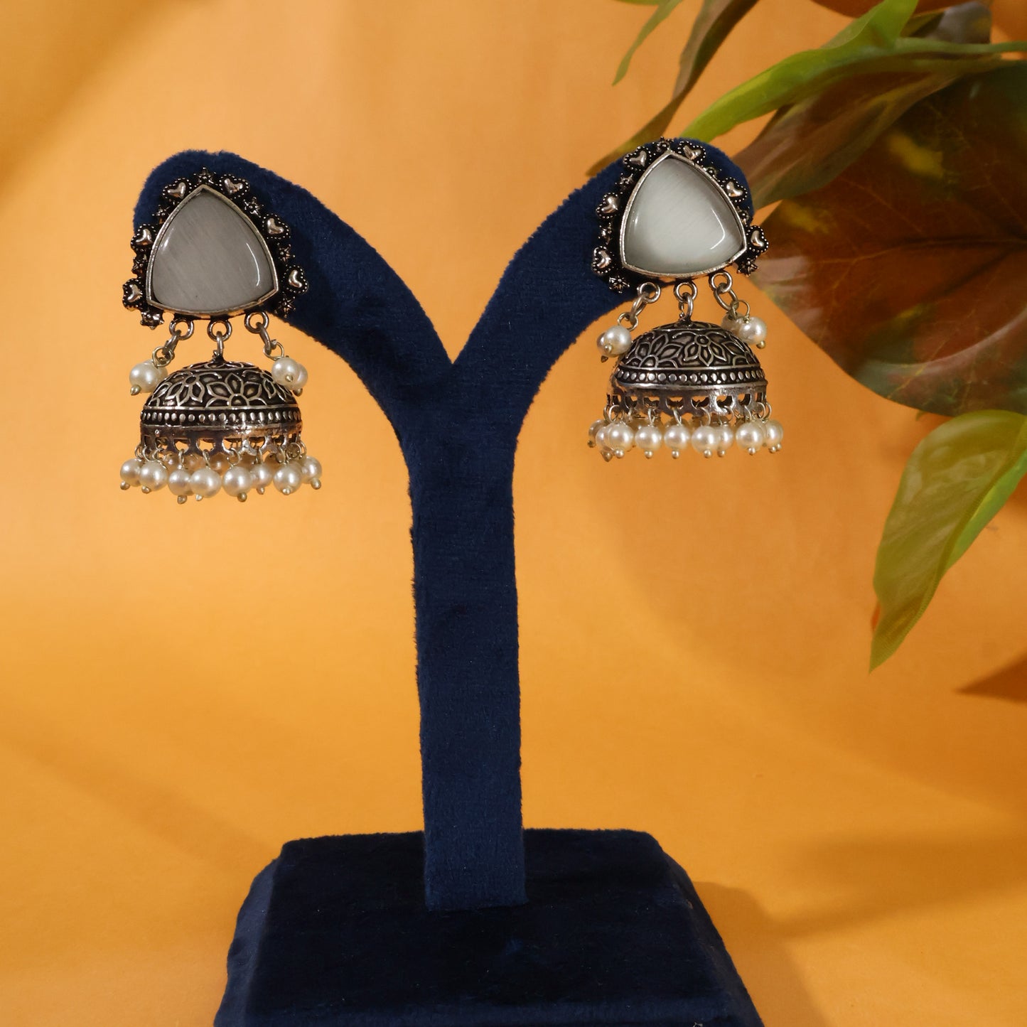 Himani Jhumka