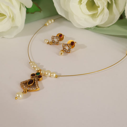 Triangular Invisible Choker