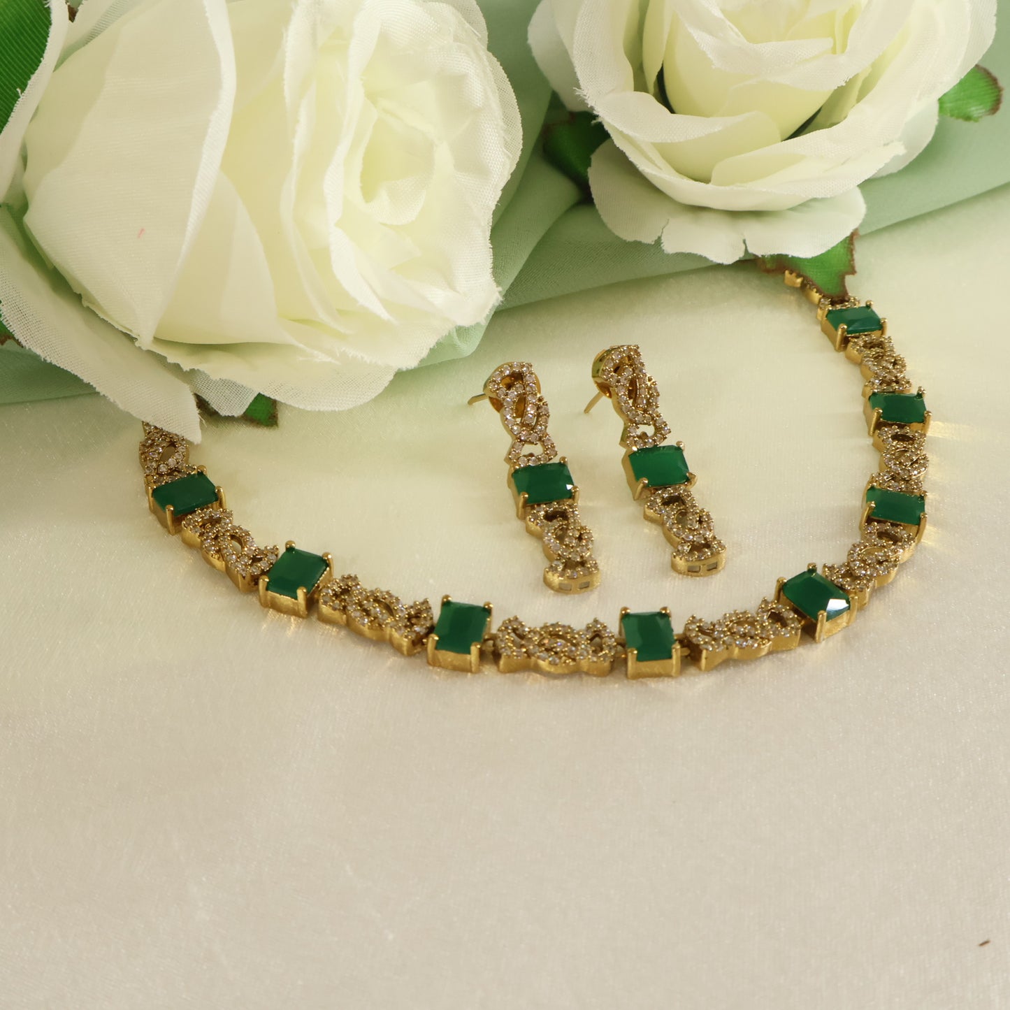 Emerald AD Choker