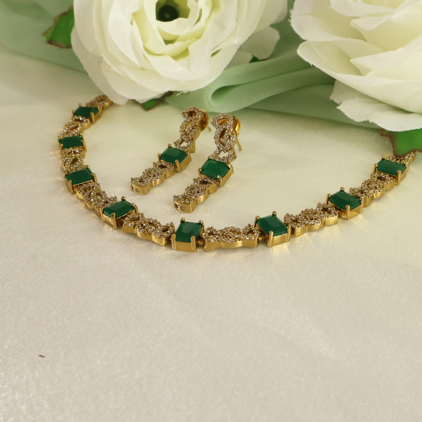Emerald AD Choker
