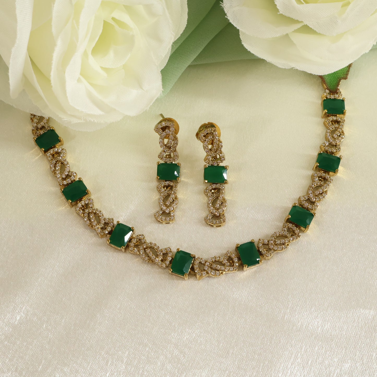Emerald AD Choker