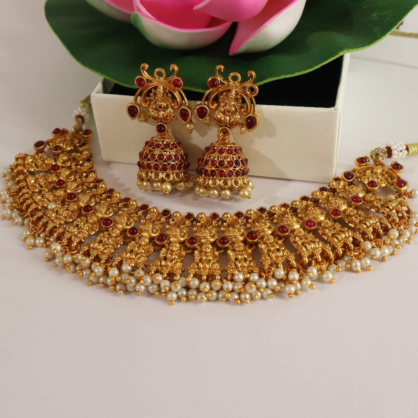 Devi Choker