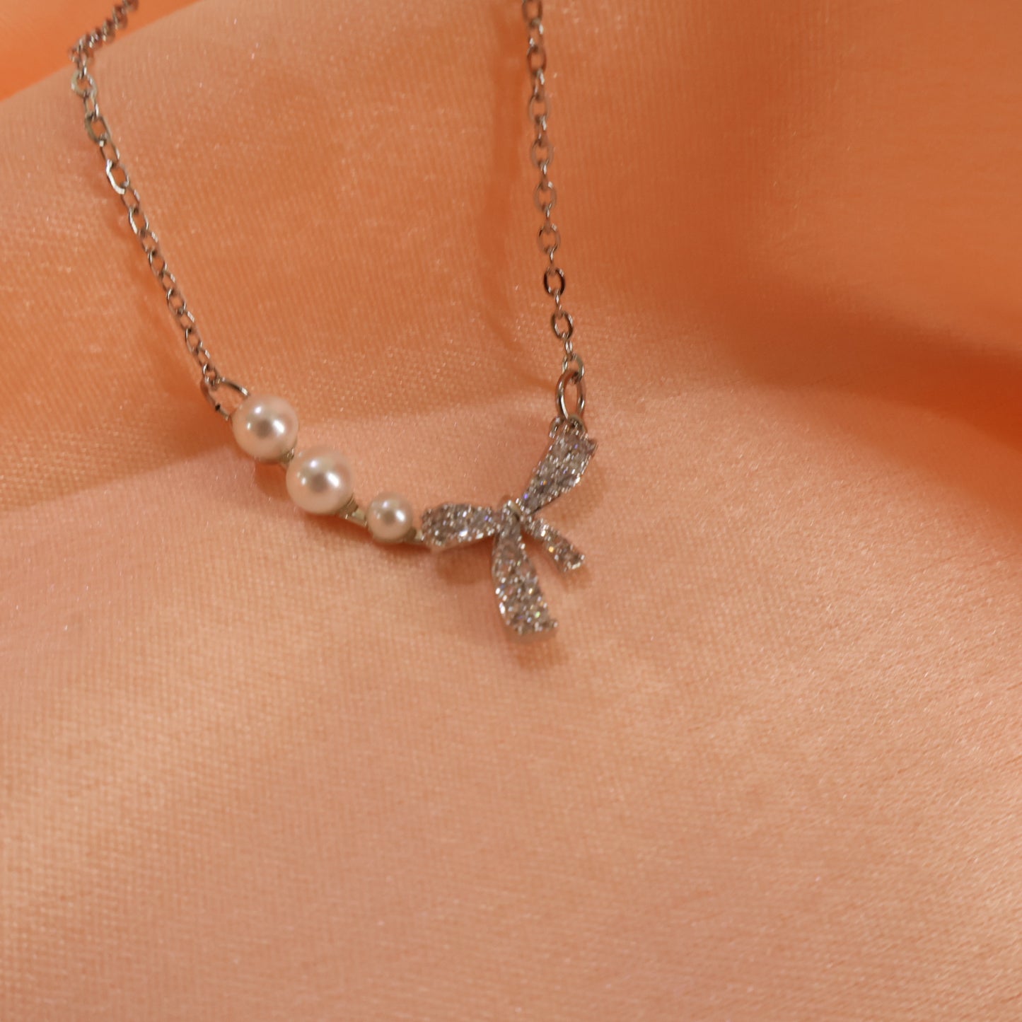Pearl Bow