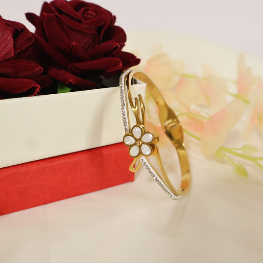 Nargis Cuff