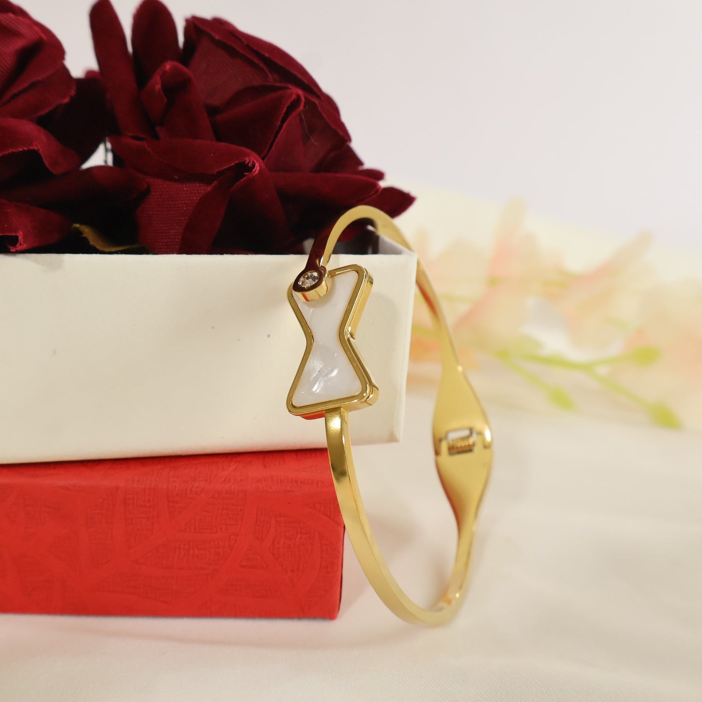 Bow Chic