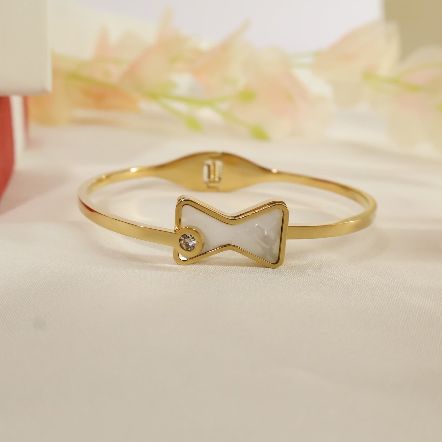 Bow Chic