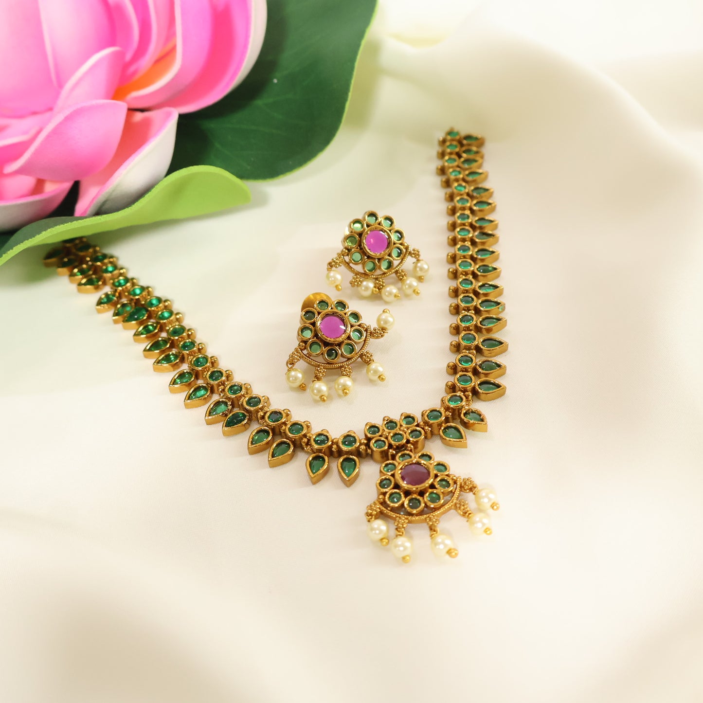 Mangolet Necklace
