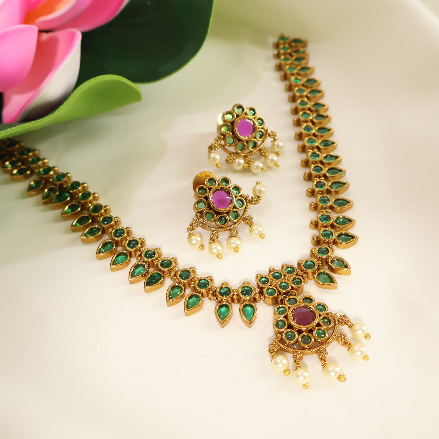 Mangolet Necklace