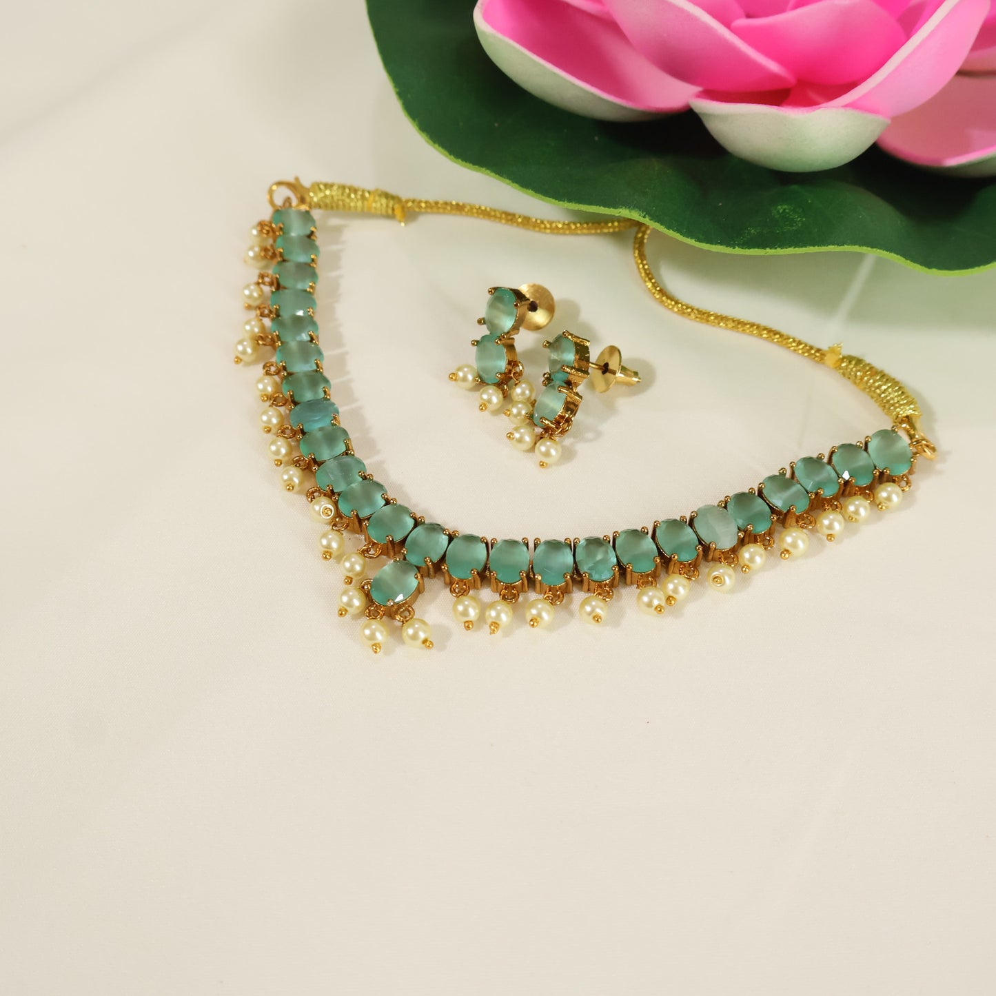 Pachai Muthu Choker