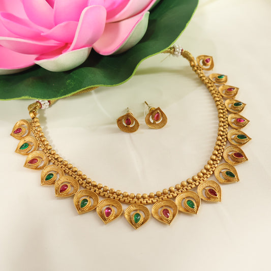 Aalila Necklace