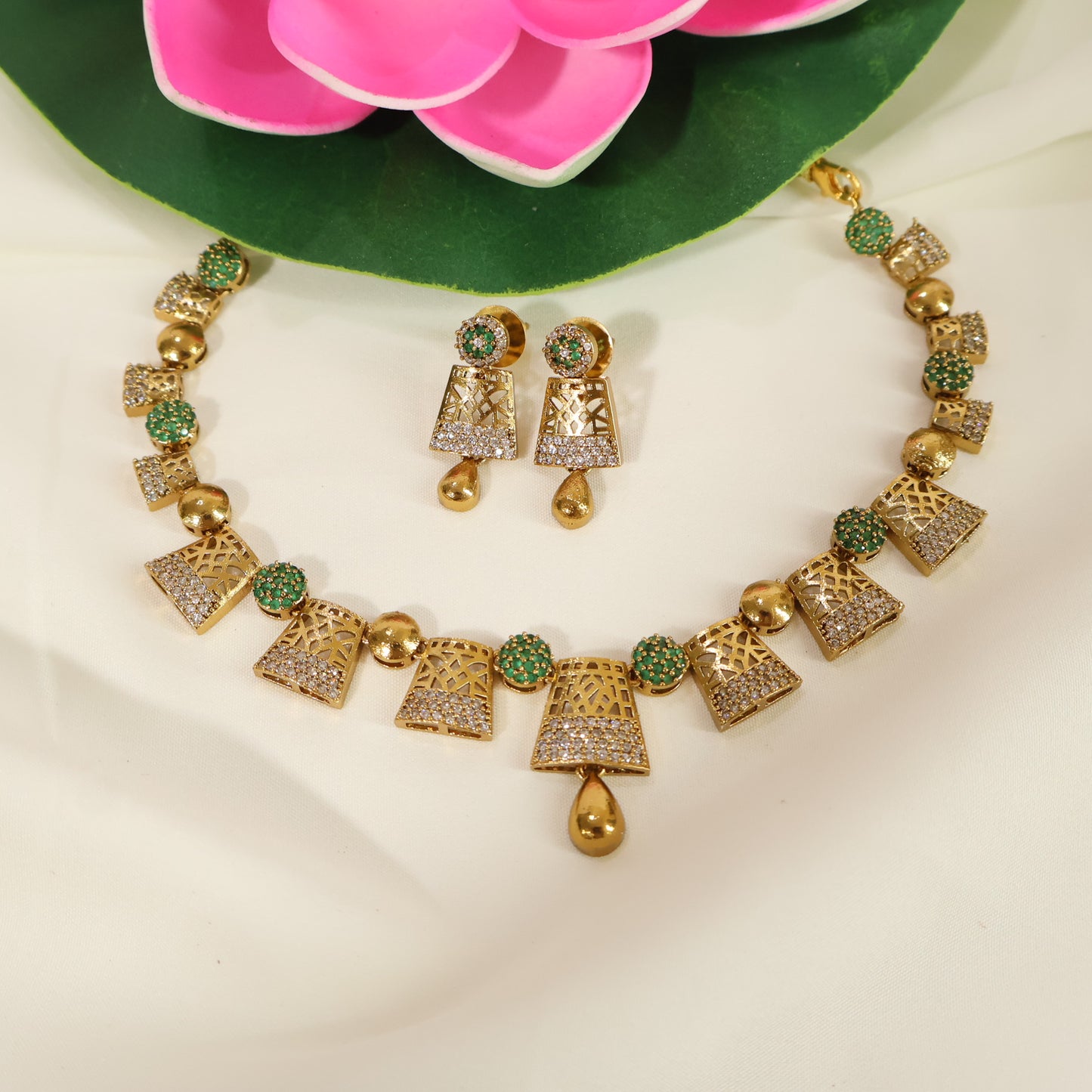 Mina Necklace